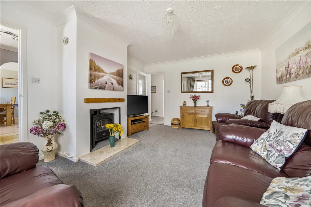 Arnott Road, Holt, photo 2