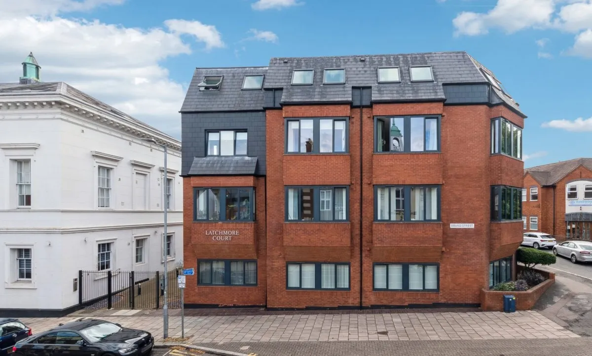 2 bed flat for sale, Brand Street, Hitchin, SG5