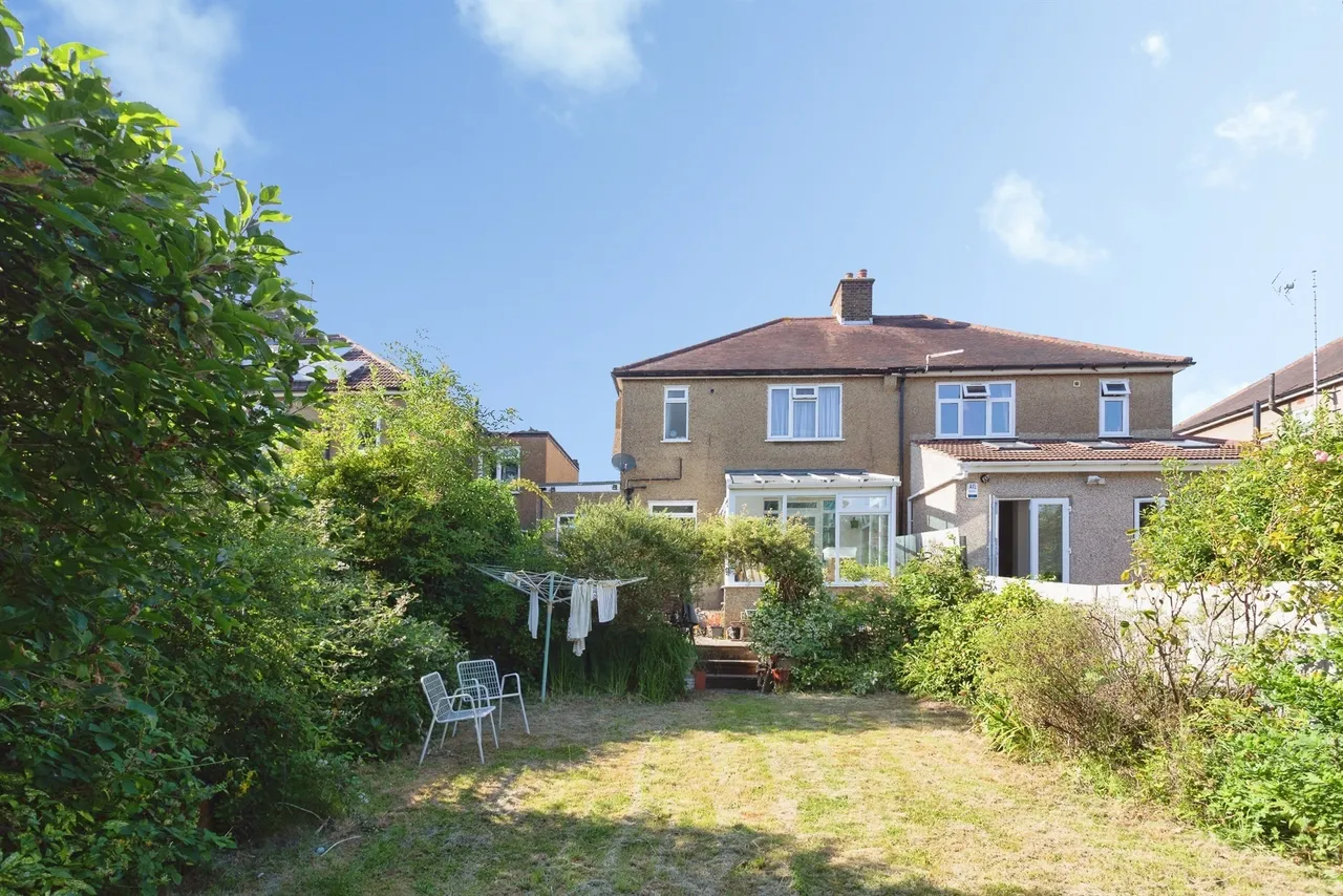 Hawthorn Drive, Harrow, photo 10