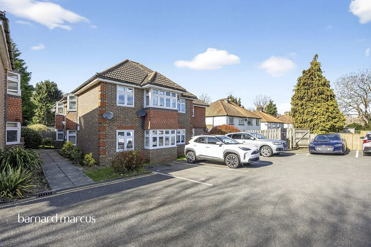 Brighton Road, Hooley, Coulsdon, photo 3