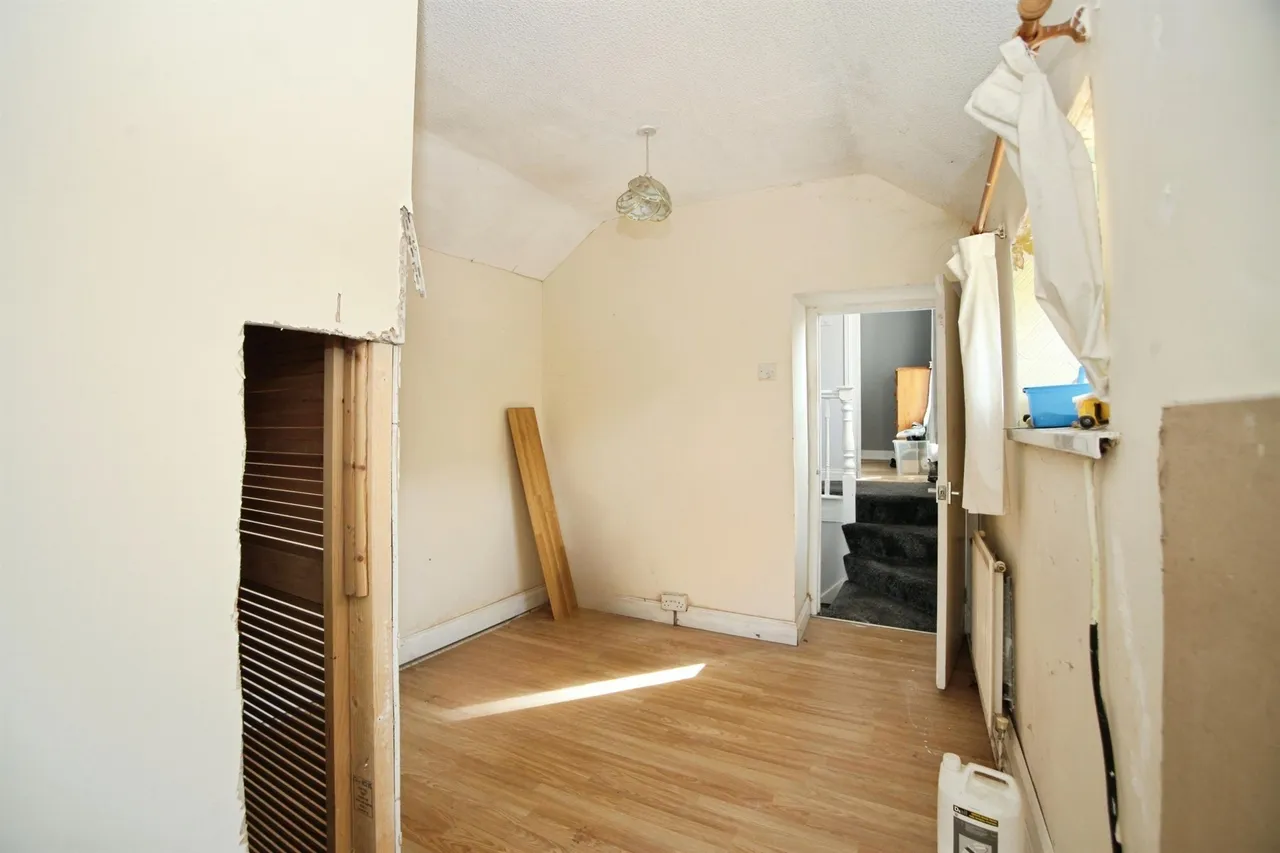 Coedpenmaen Road, Pontypridd, CF37, photo 10
