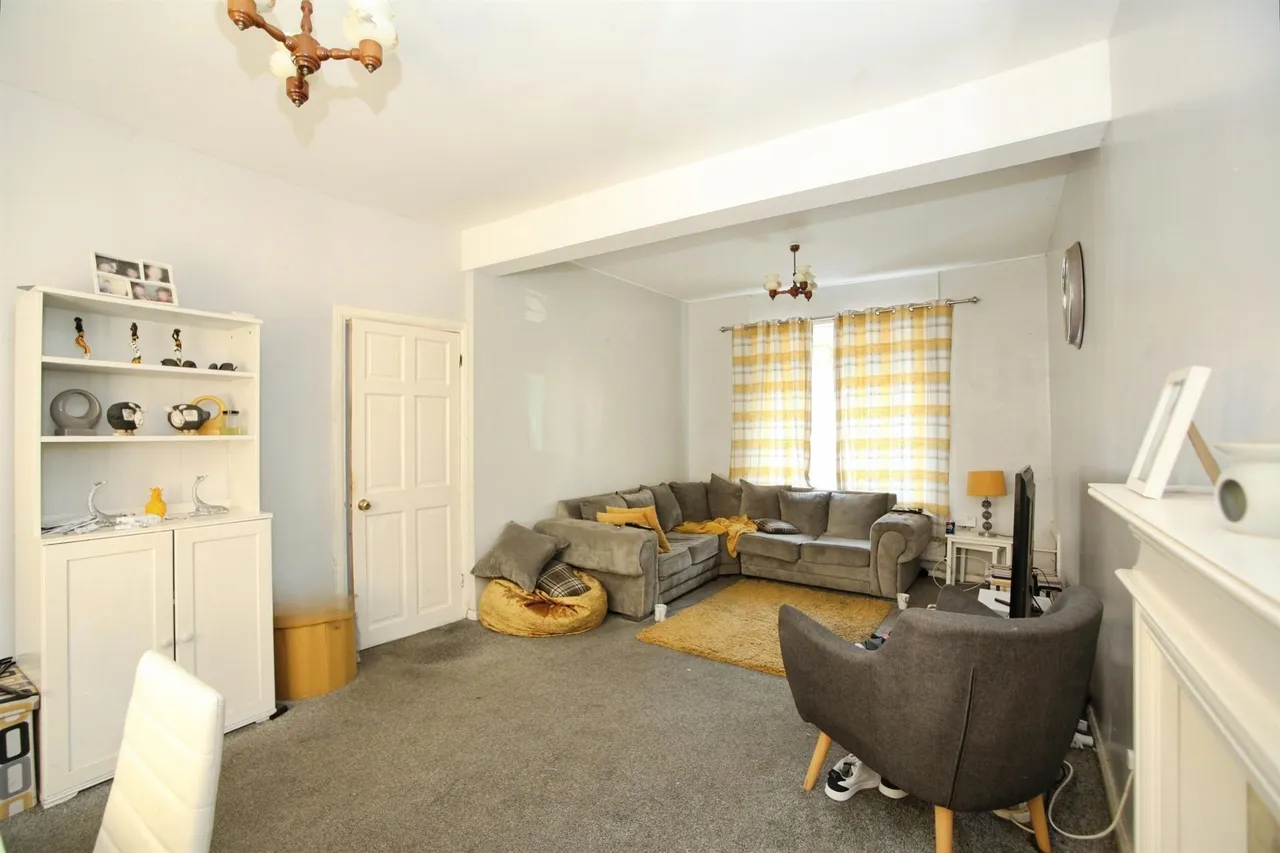 Coedpenmaen Road, Pontypridd, CF37, photo 4