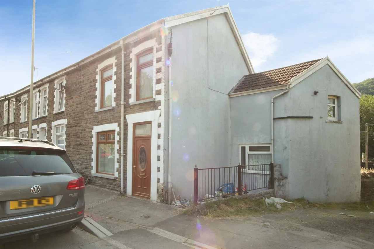 Coedpenmaen Road, Pontypridd, CF37, photo 17