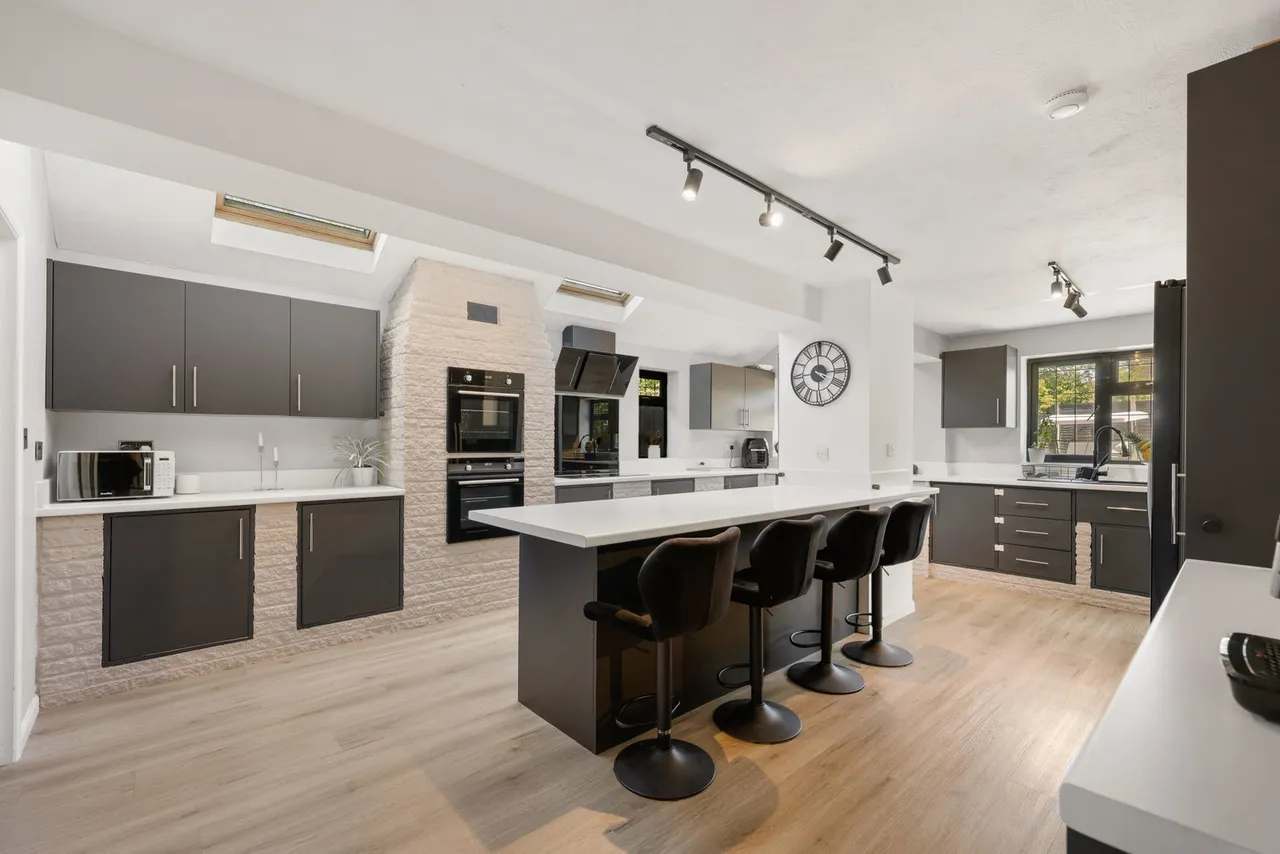 Barncroft Close, Highwoods, Colchester, CO4 9SF, photo 6