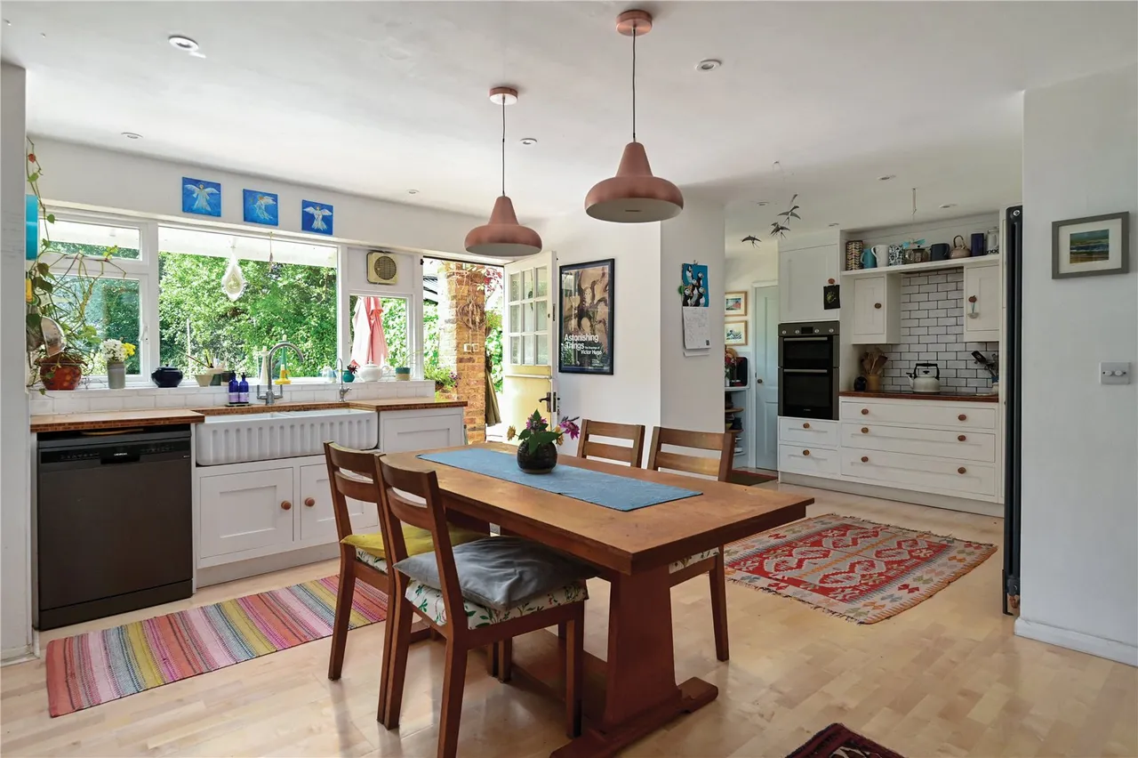 Range Road, Finchampstead, Wokingham, Berkshire, RG40 3NR, photo 4
