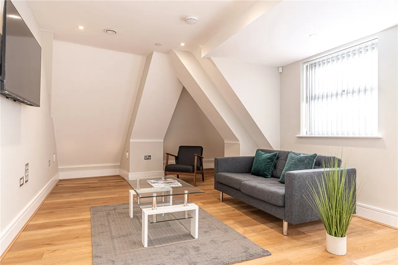 Bond House, Oxford Road, Reading, Berkshire, RG1, photo 2