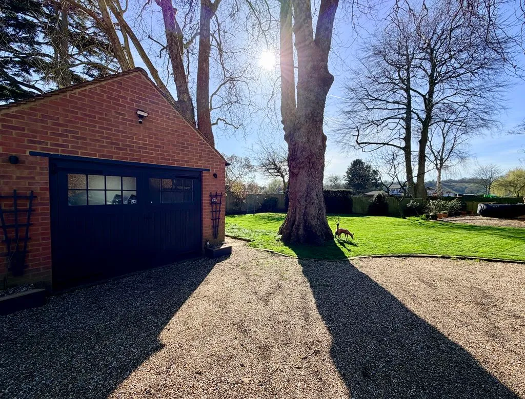 Donkey Lane, Bourne End SL8 5RR, photo 26