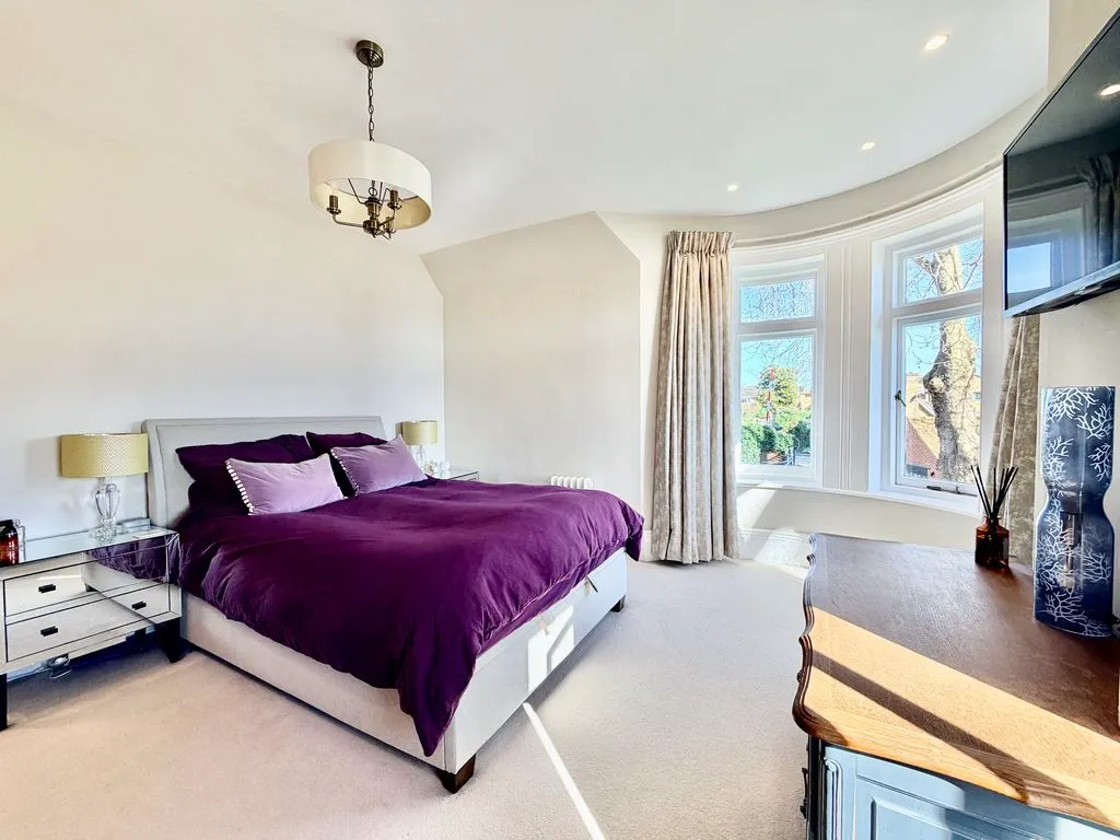 Donkey Lane, Bourne End SL8 5RR, photo 13
