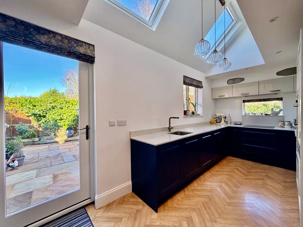 Donkey Lane, Bourne End SL8 5RR, photo 9