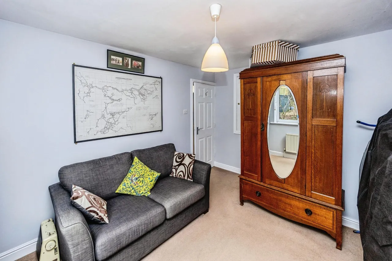 Croft Gardens, Huddersfield, HD2, photo 18