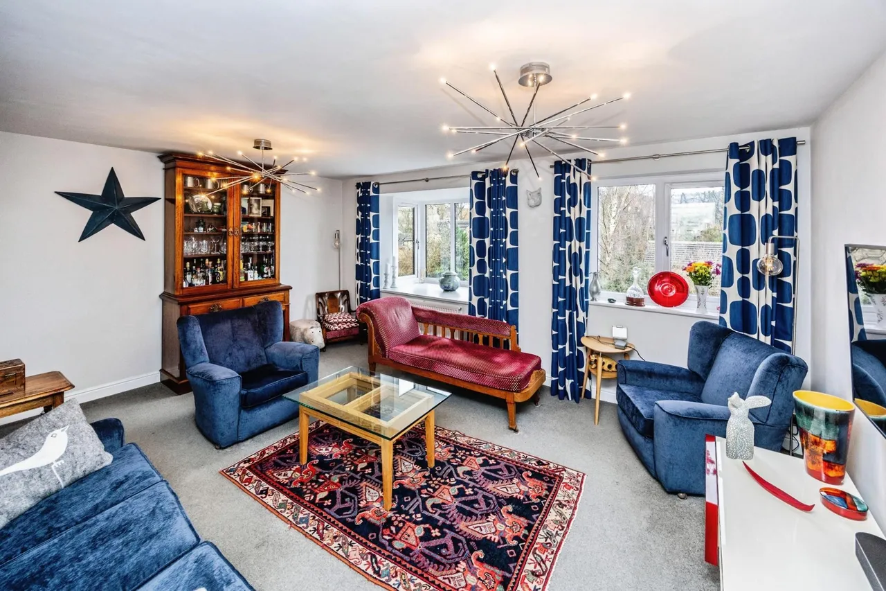 Croft Gardens, Huddersfield, HD2, photo 8