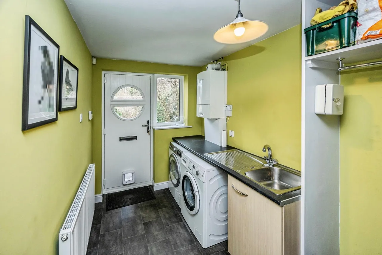 Croft Gardens, Huddersfield, HD2, photo 15