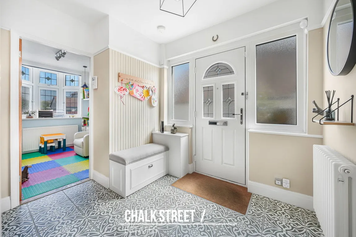Whitethorn Gardens, Hornchurch, RM11 2AL, photo 16