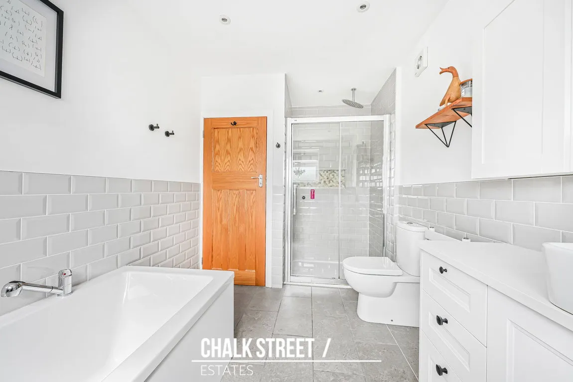 Whitethorn Gardens, Hornchurch, RM11 2AL, photo 23