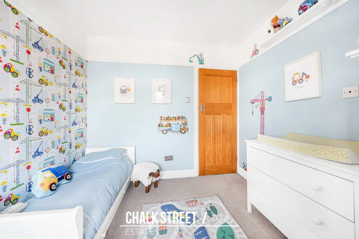Whitethorn Gardens, Hornchurch, RM11 2AL, photo 20