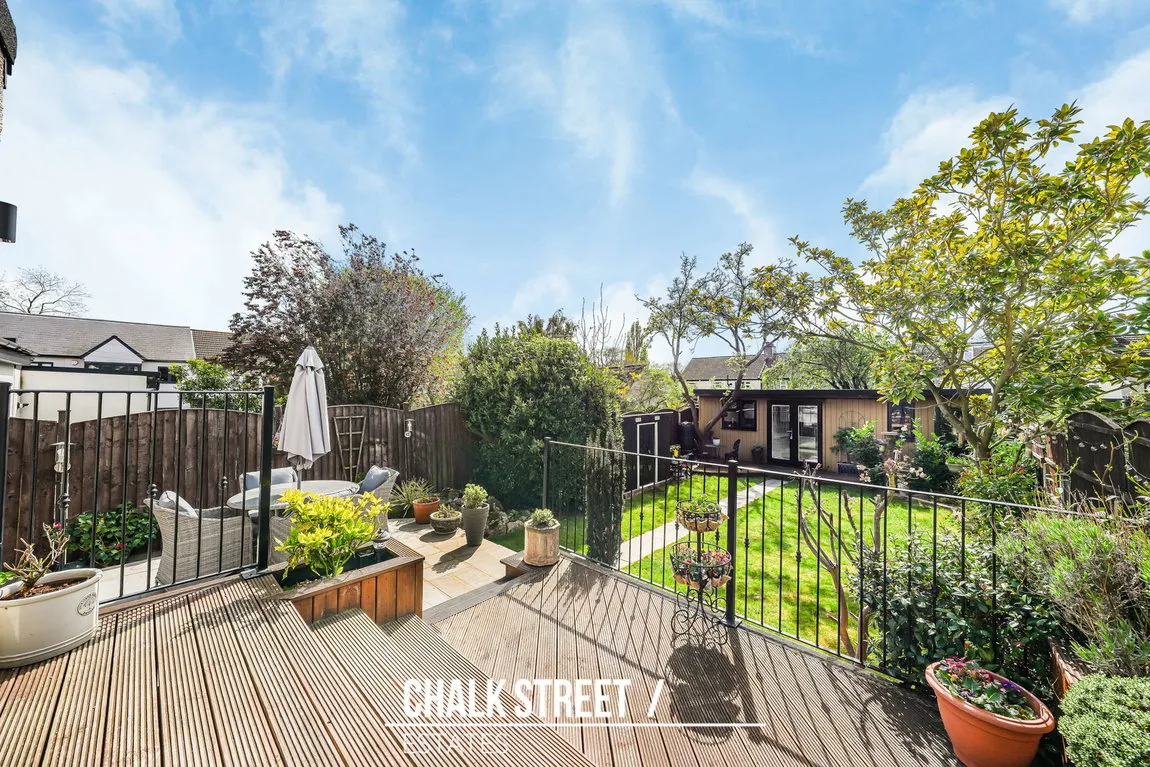 Whitethorn Gardens, Hornchurch, RM11 2AL, photo 32