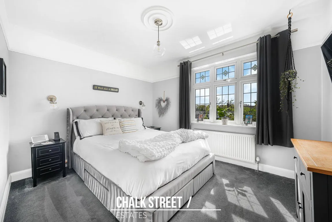 Whitethorn Gardens, Hornchurch, RM11 2AL, photo 17