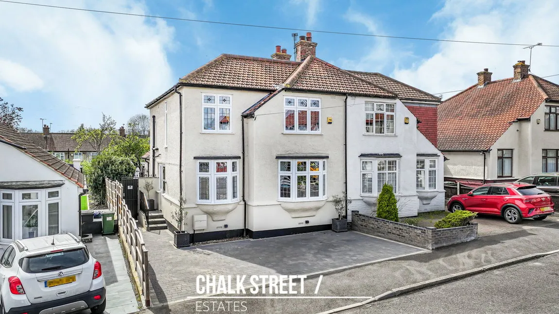 Whitethorn Gardens, Hornchurch, RM11 2AL, photo 36