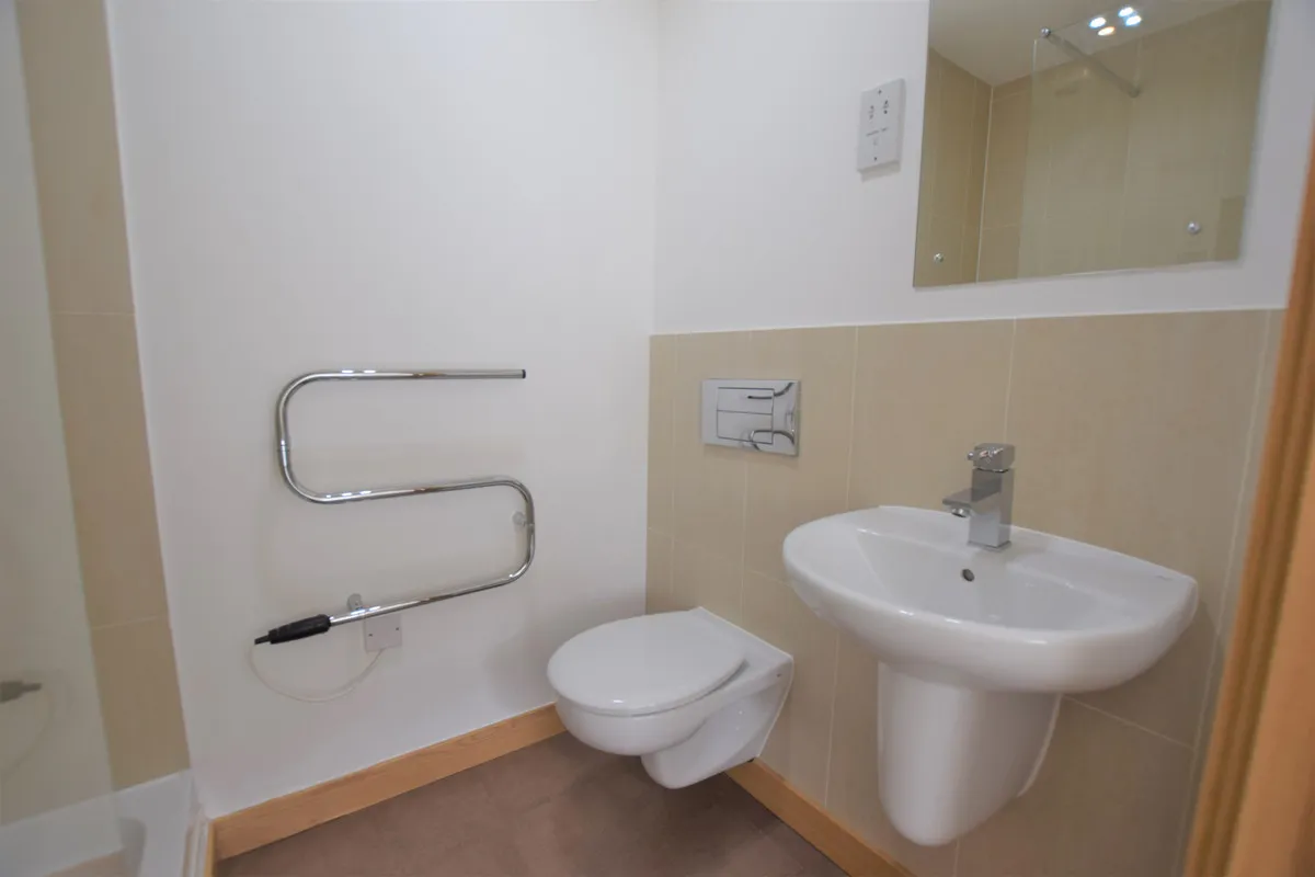 Hawkins Road, Colchester, Essex, CO2 8XY, photo 4