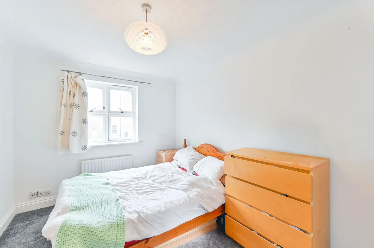 2 bed flat for sale — 7 Bakery Close, London
