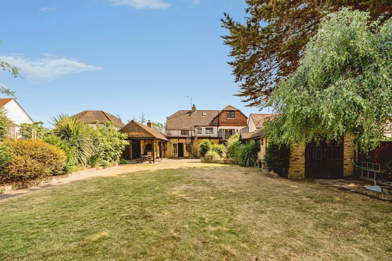 5 bed house for sale — Burnham Lane, Slough