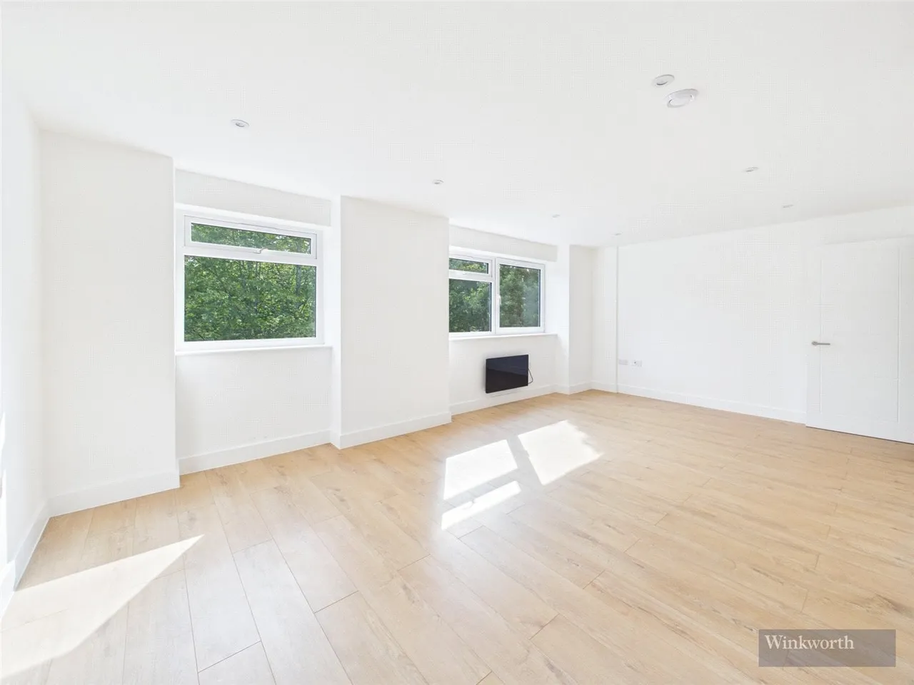 Castleview Road, Weybridge, Surrey, KT13, photo 4