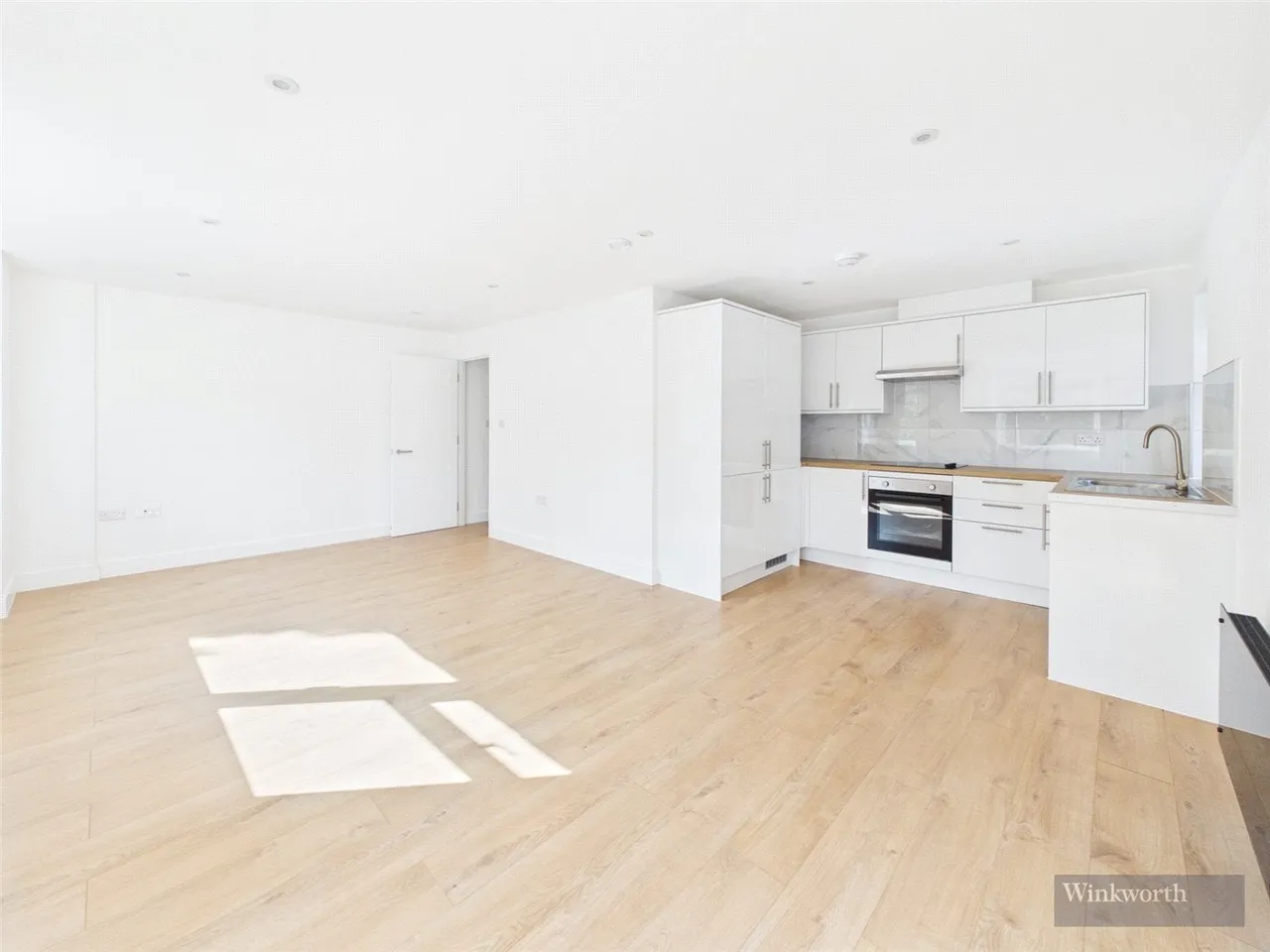 Castleview Road, Weybridge, Surrey, KT13, photo 5