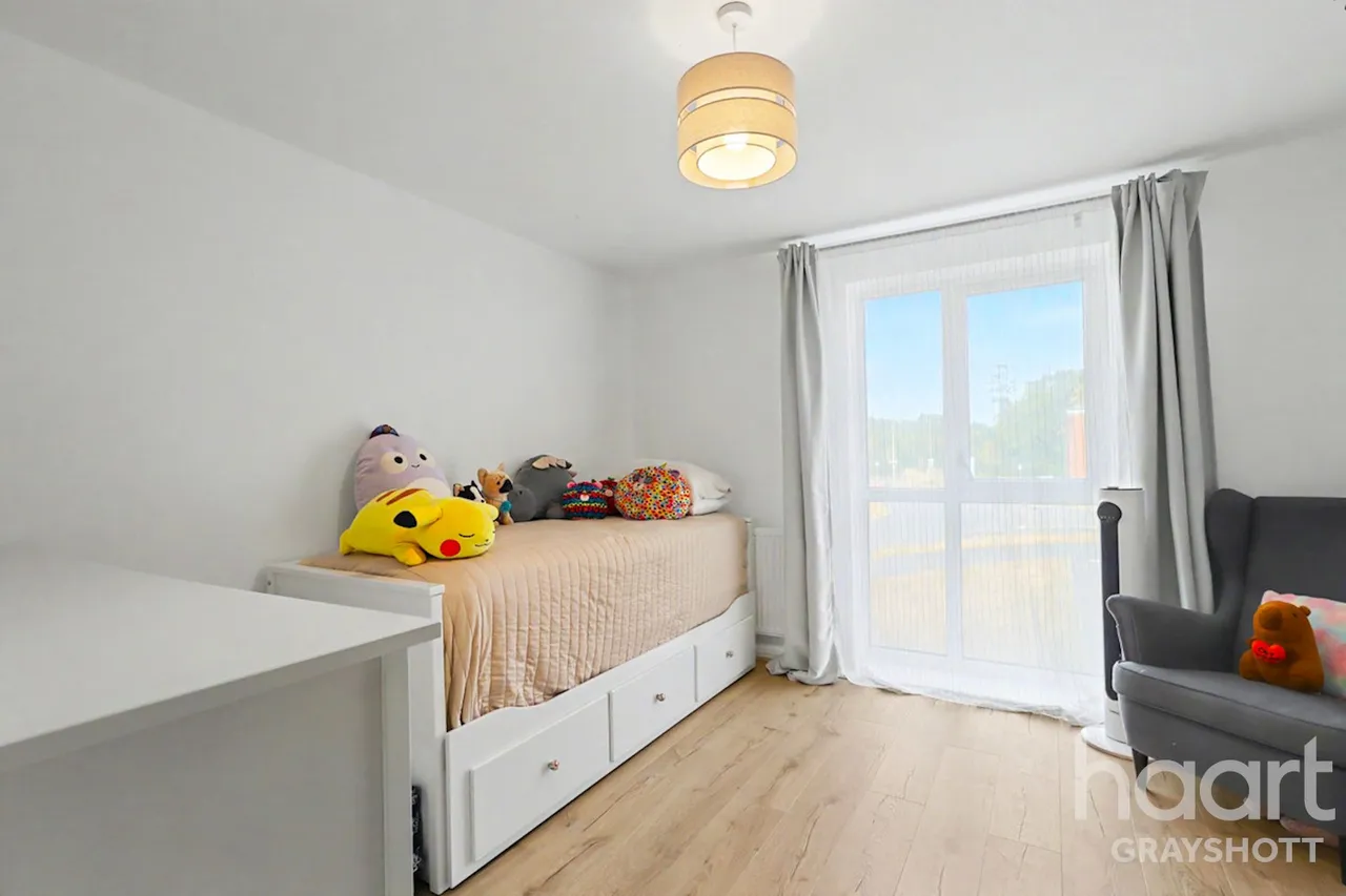 Louisburg Avenue, Bordon, GU35, photo 8