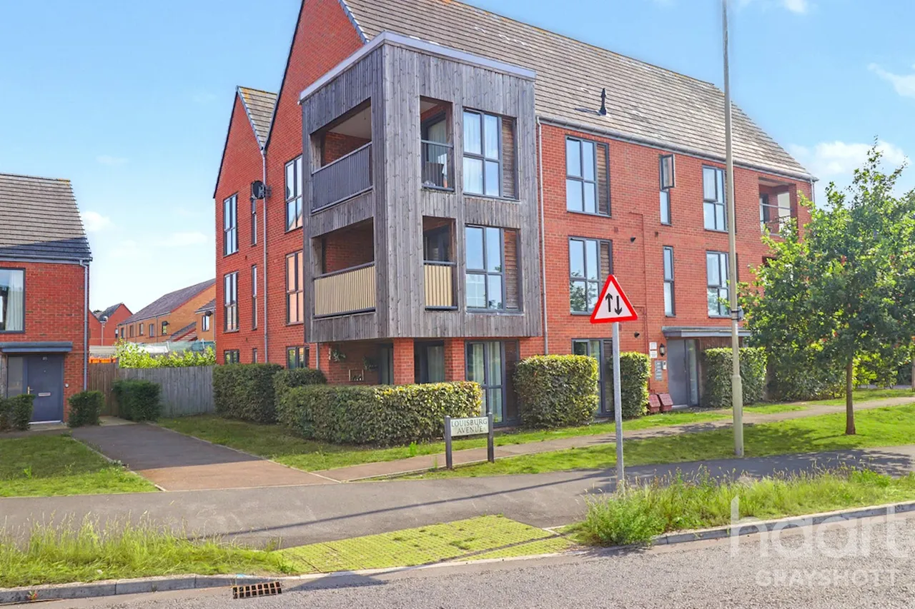 Louisburg Avenue, Bordon, GU35, photo 10