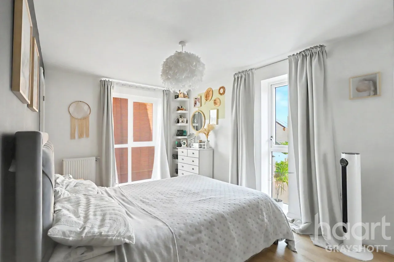 Louisburg Avenue, Bordon, GU35, photo 6