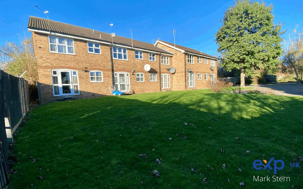 Christchurch Avenue, Harrow, HA3 8NX, photo 9