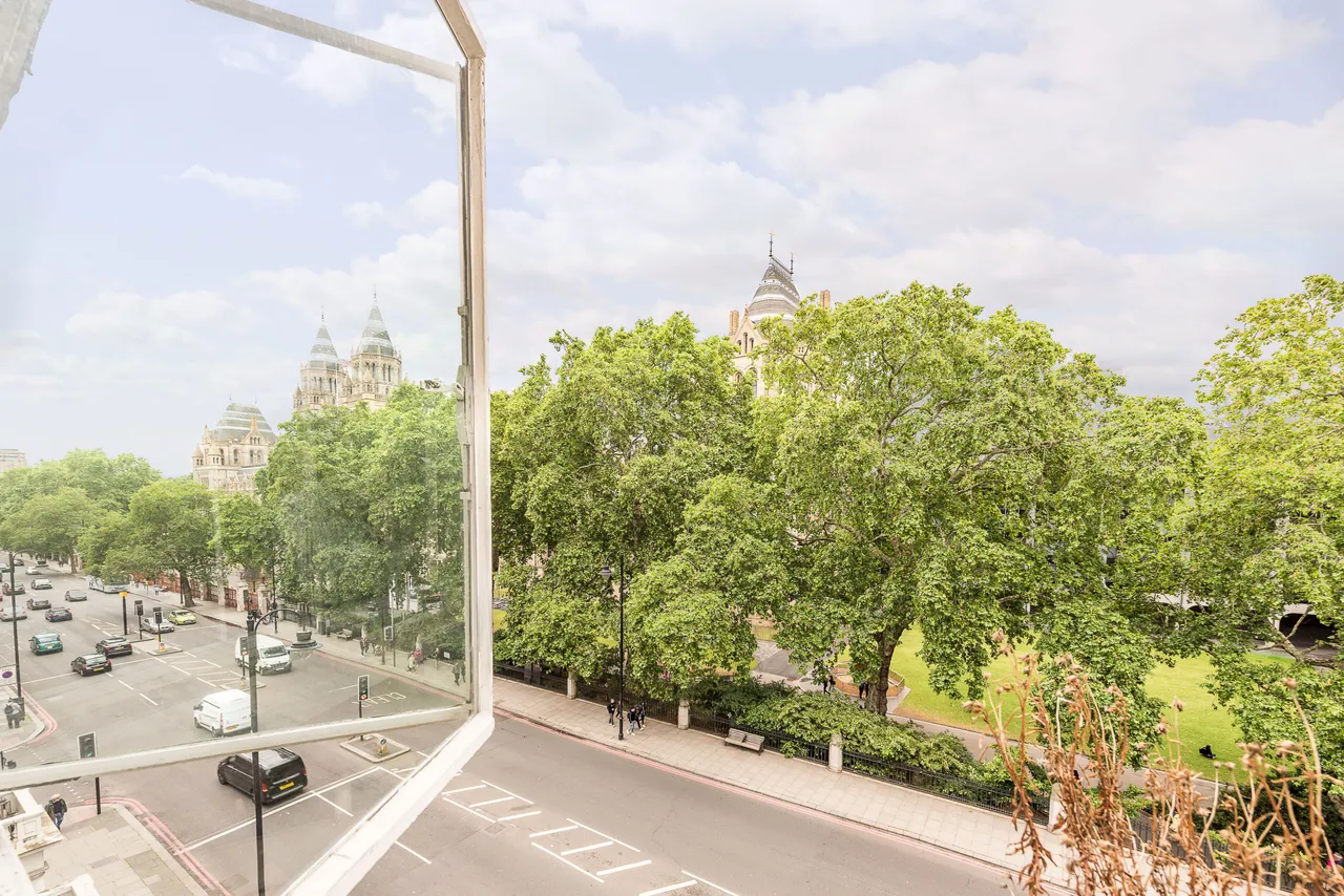 12 Brompton Lodge, 9-11 Cromwell Road, London, photo 12