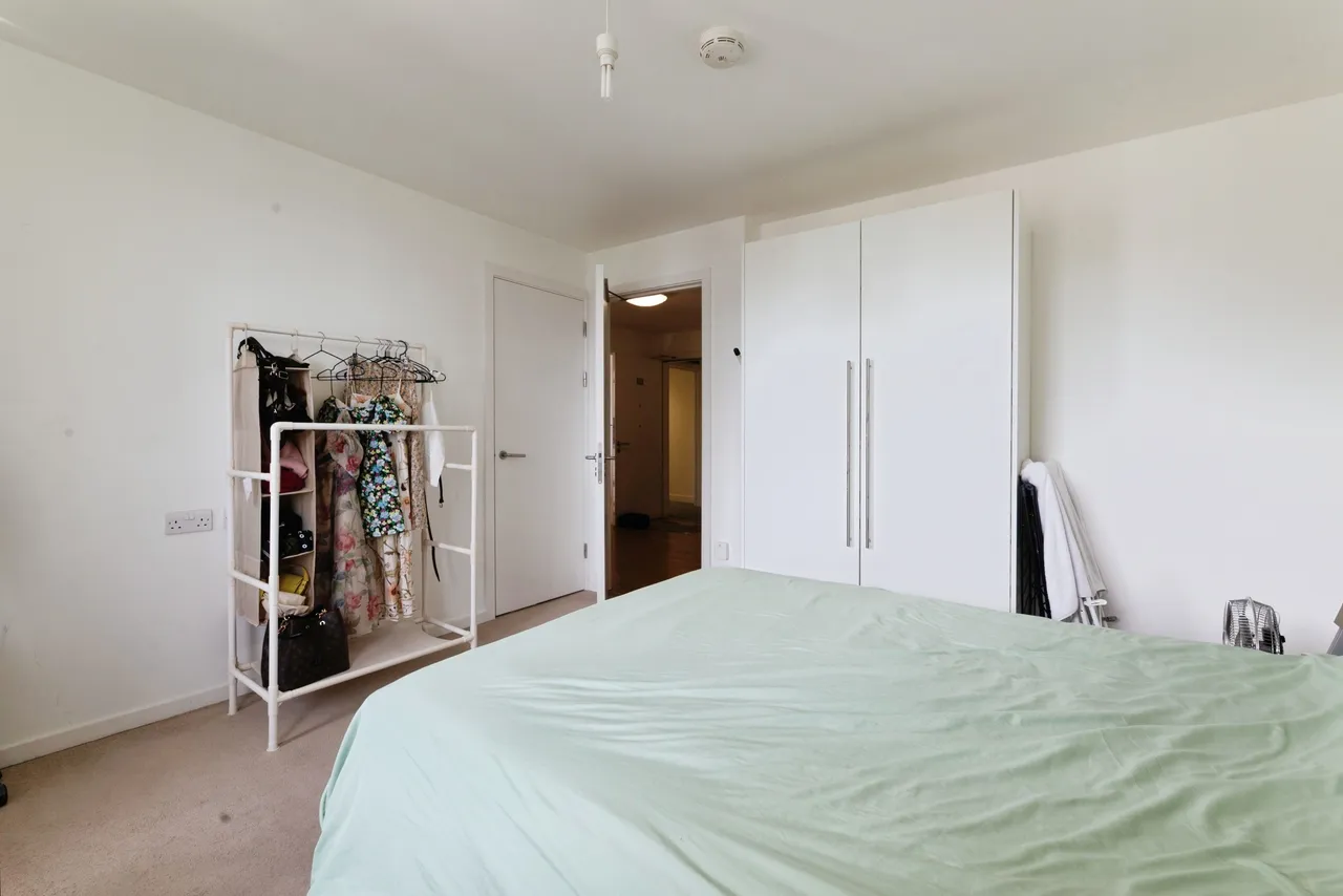 Logan Close, London, E20, photo 14