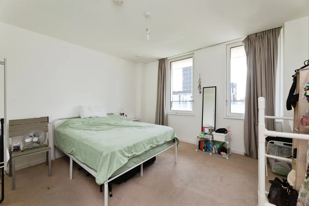 Logan Close, London, E20, photo 13