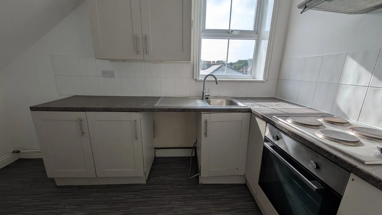 Folkestone Road, Dover, CT17, photo 3