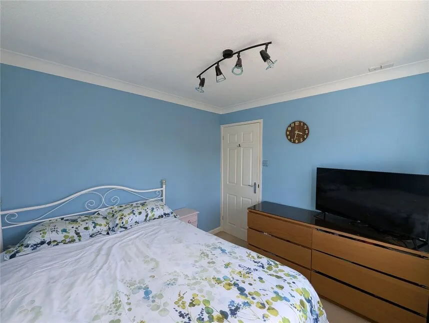 Hengest Close, Charlton, SP10, photo 18