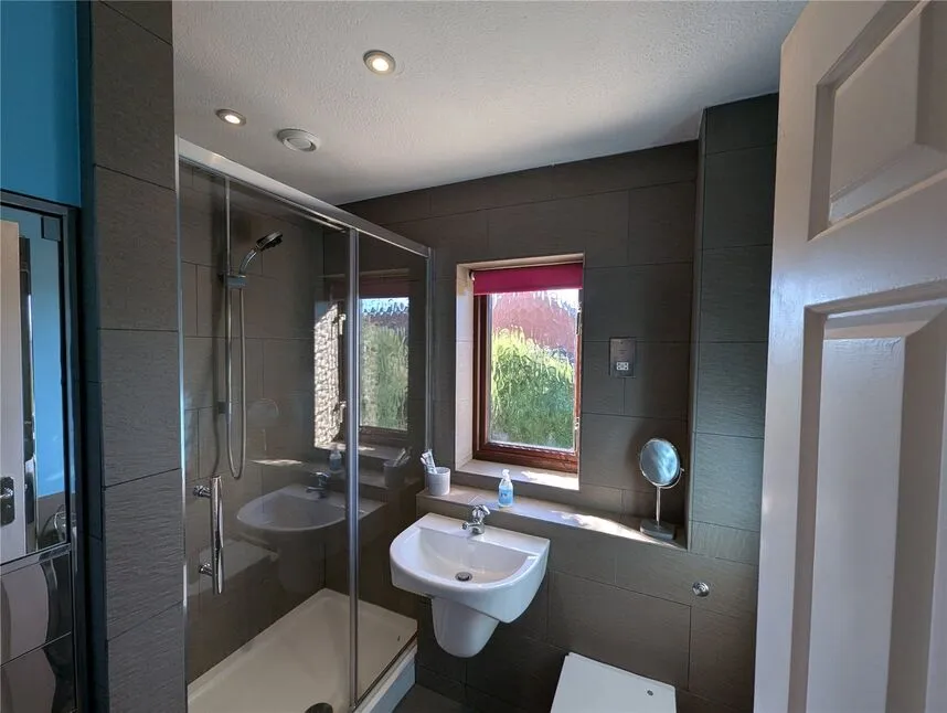 Hengest Close, Charlton, SP10, photo 22
