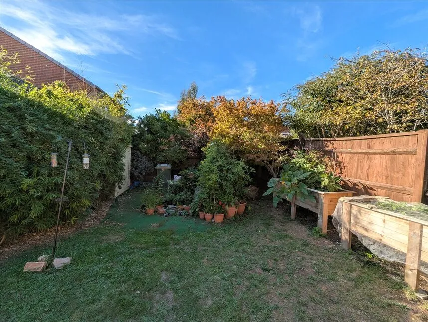 Hengest Close, Charlton, SP10, photo 26