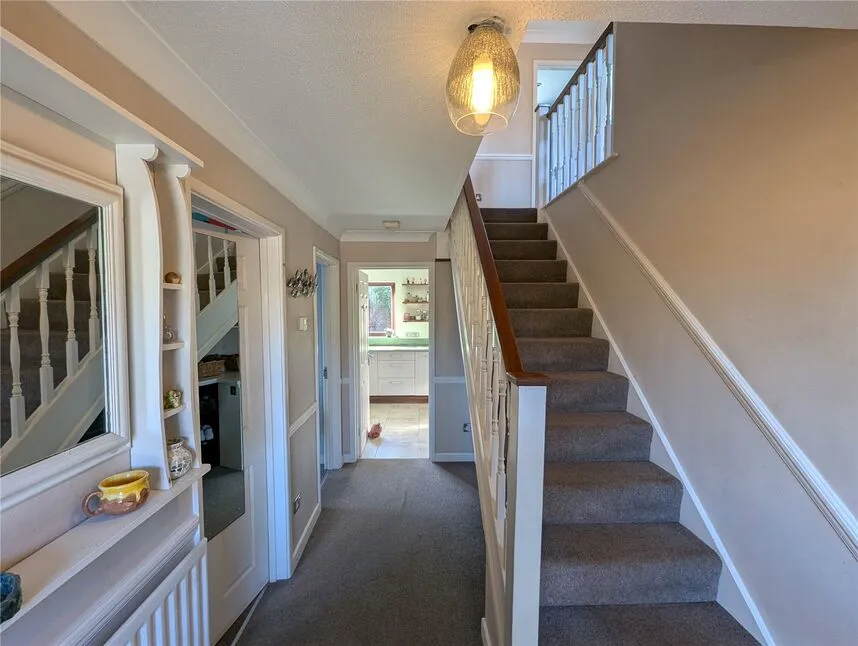 Hengest Close, Charlton, SP10, photo 10