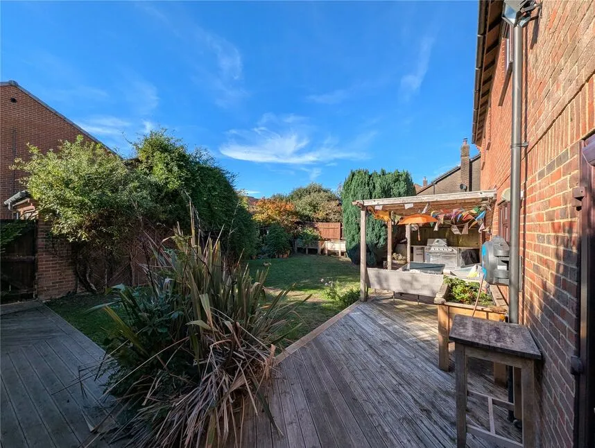 Hengest Close, Charlton, SP10, photo 29