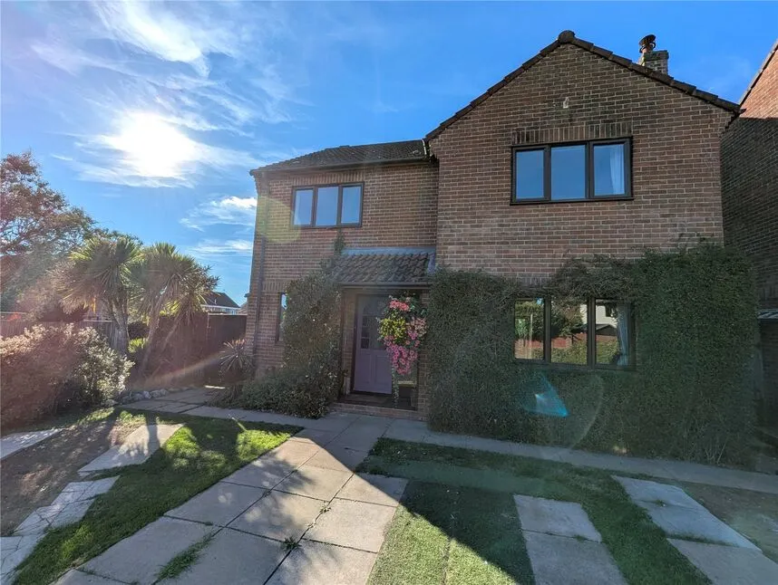 Hengest Close, Charlton, SP10, photo 33