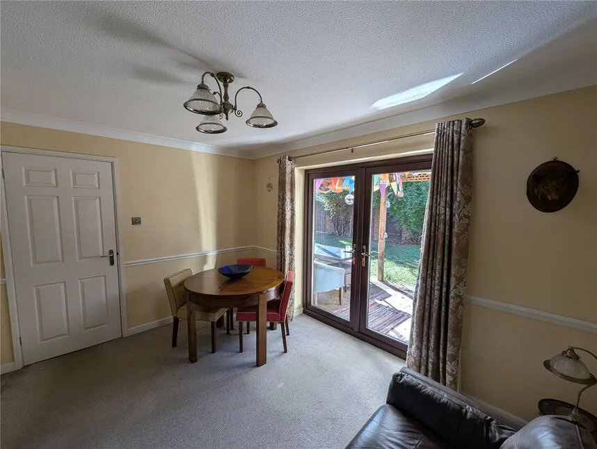 Hengest Close, Charlton, SP10, photo 7