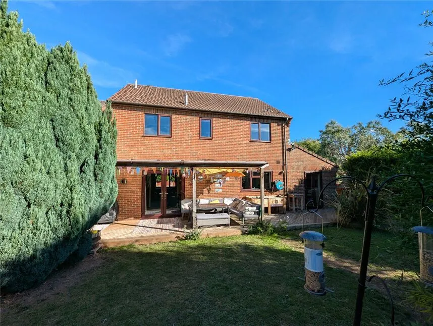 Hengest Close, Charlton, SP10, photo 24