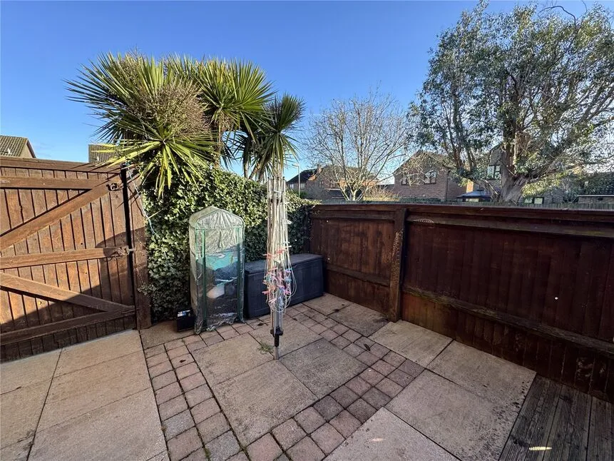 Hengest Close, Charlton, SP10, photo 30