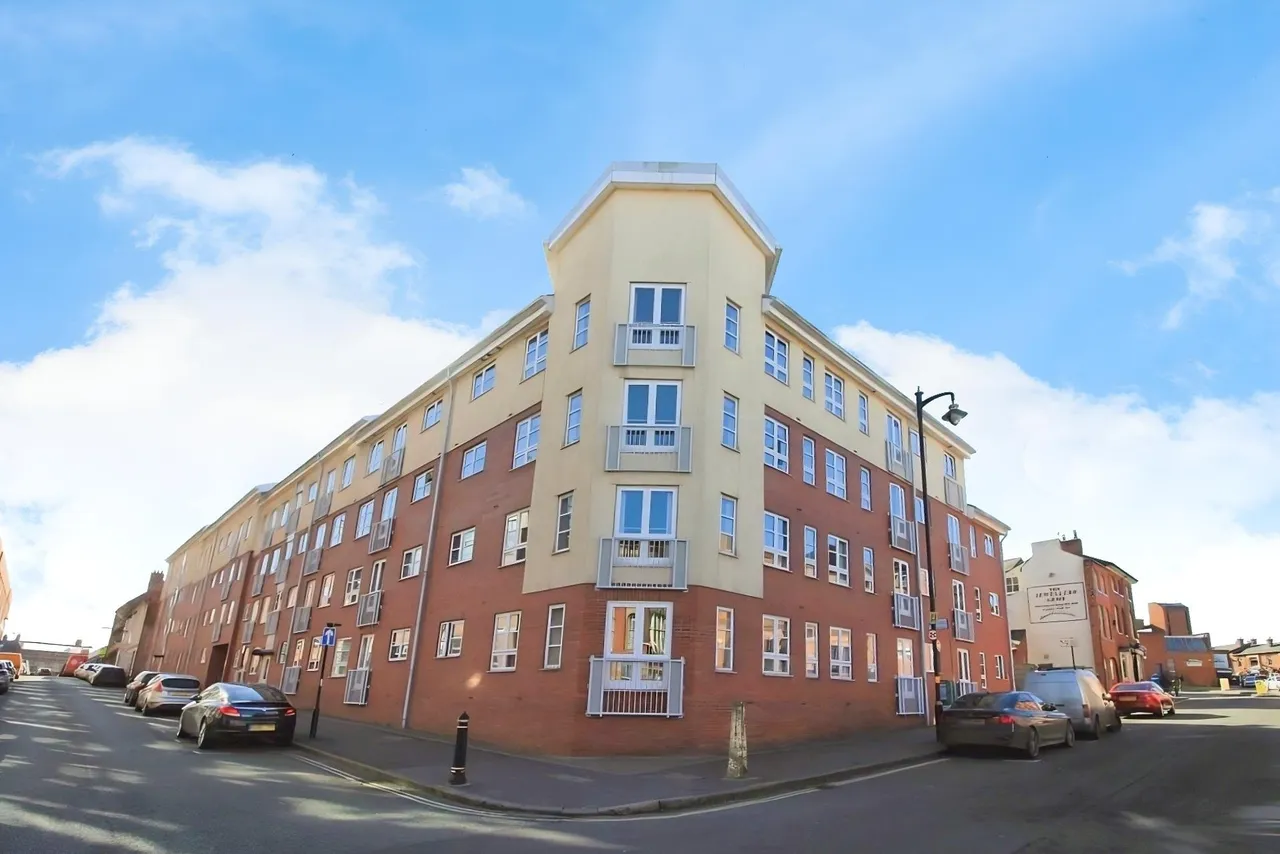 2 bed flat for sale, Branston Street, Birmingham, B18