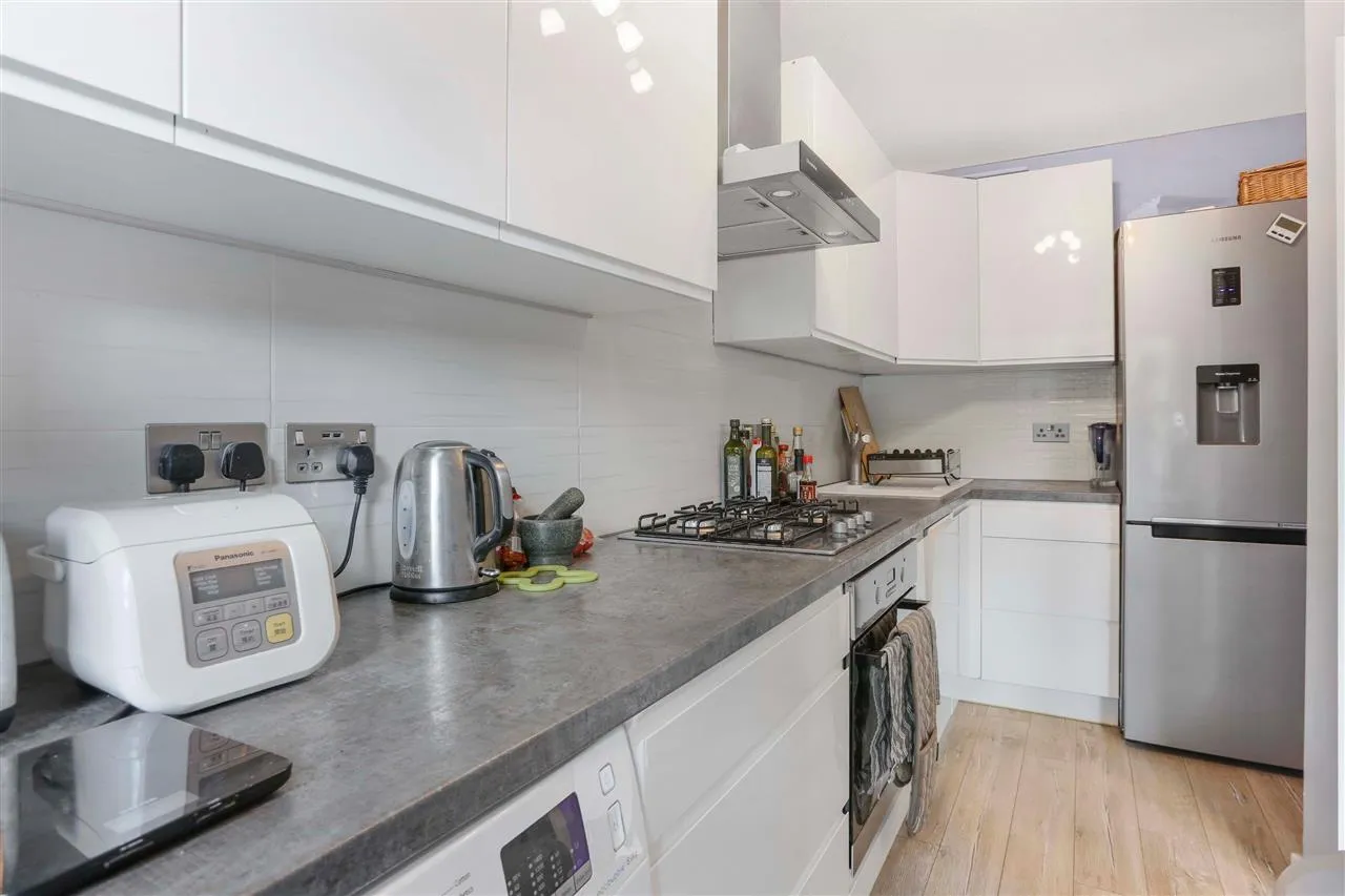 Warrender Road, London, photo 9