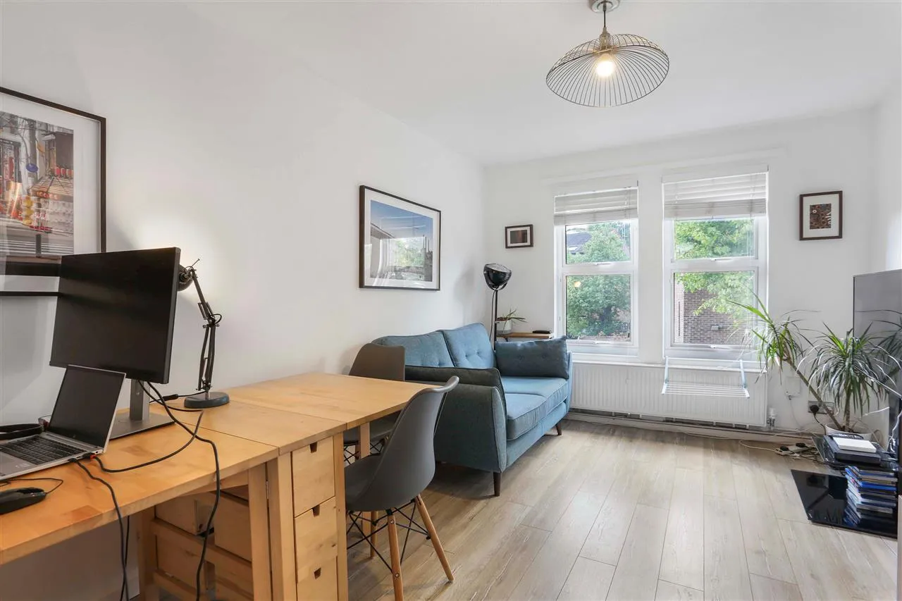 1 bed flat for sale — Warrender Road, London