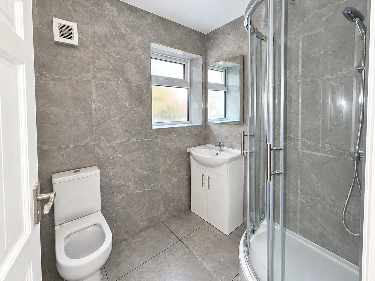 Margery Park Road, London, E7, photo 6