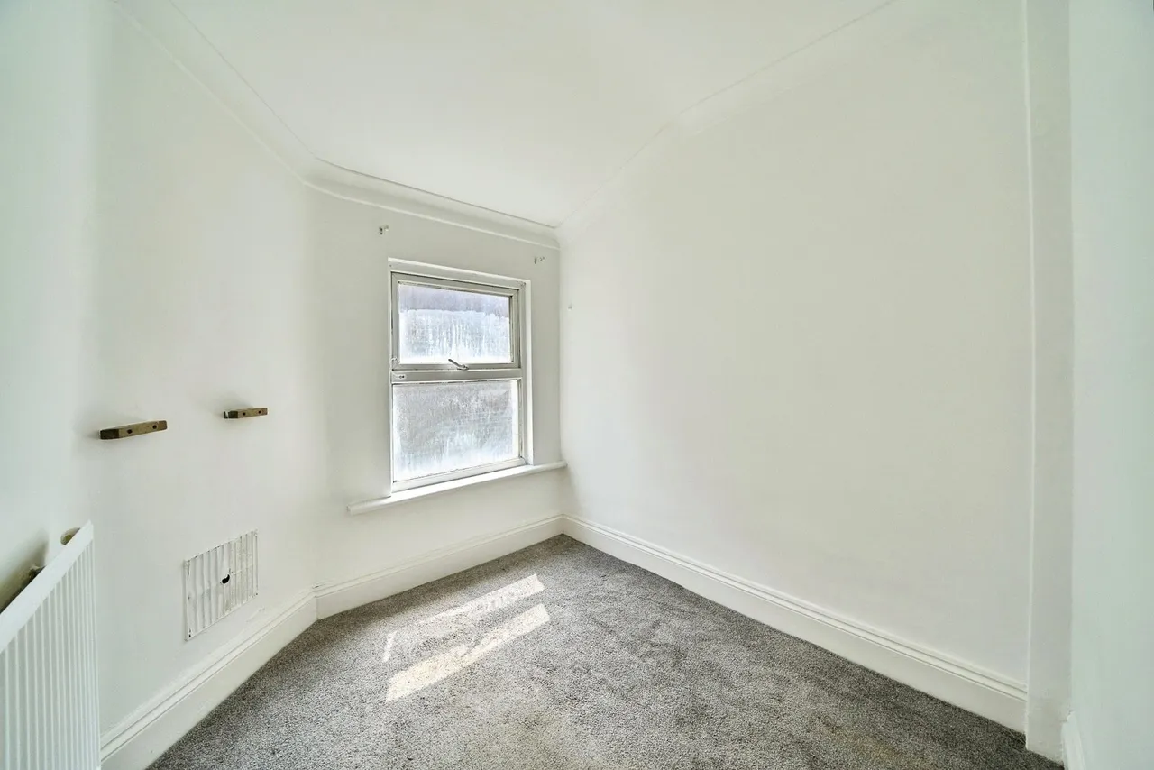 Margery Park Road, London, E7, photo 22