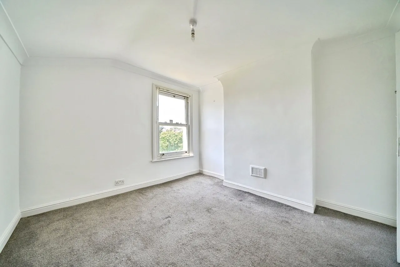 Margery Park Road, London, E7, photo 25